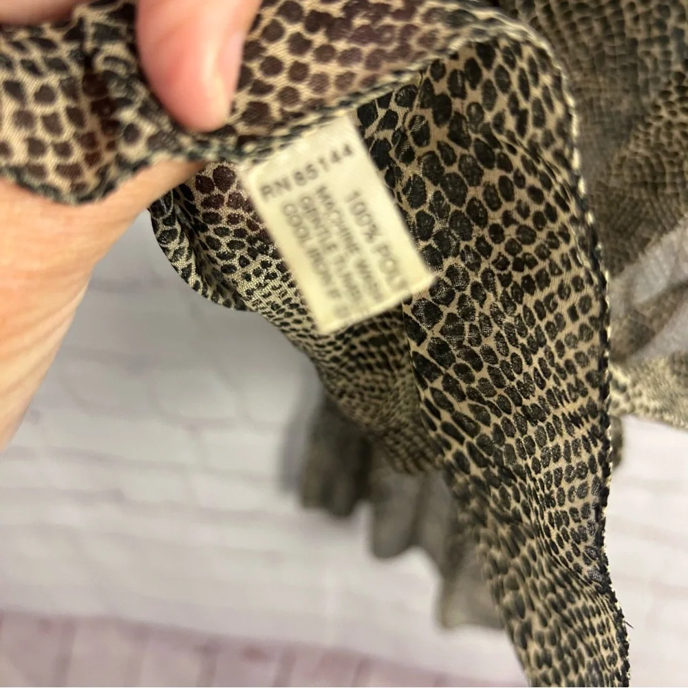 Unbranded animal print polyester sheer ladies scarf made in Italy mob wife vtg